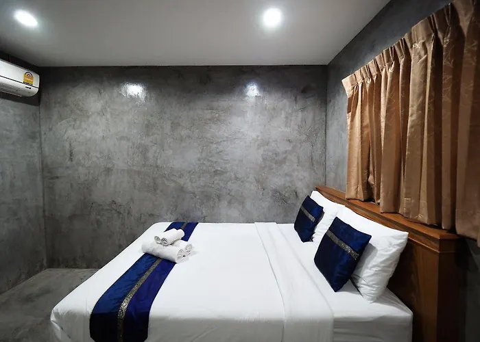 Phoom House 2*