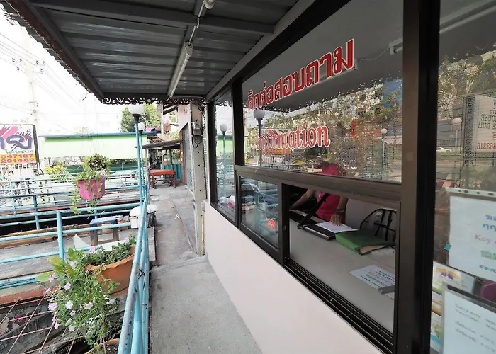 Phoom House Hotel 2*